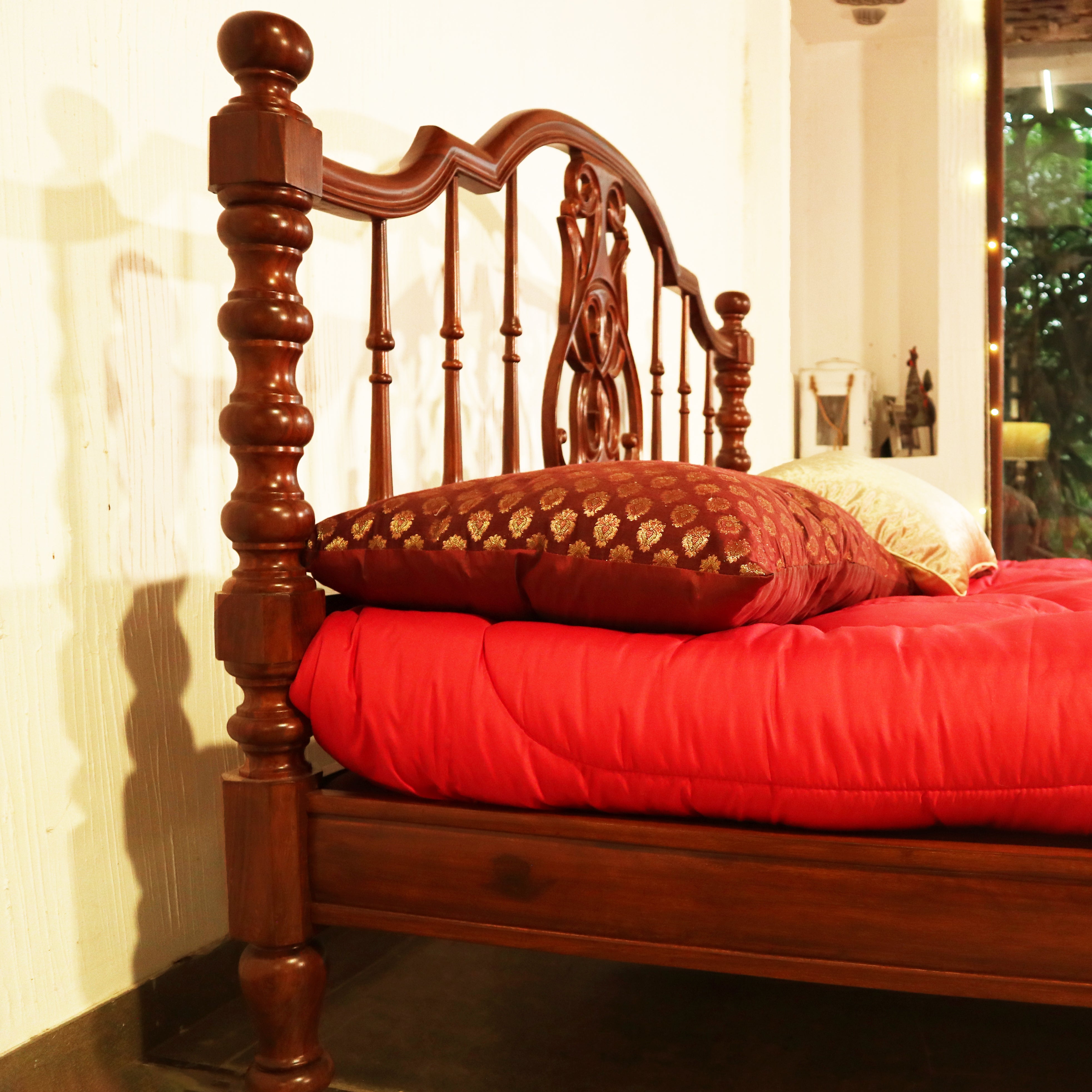 Pondi bed without posters