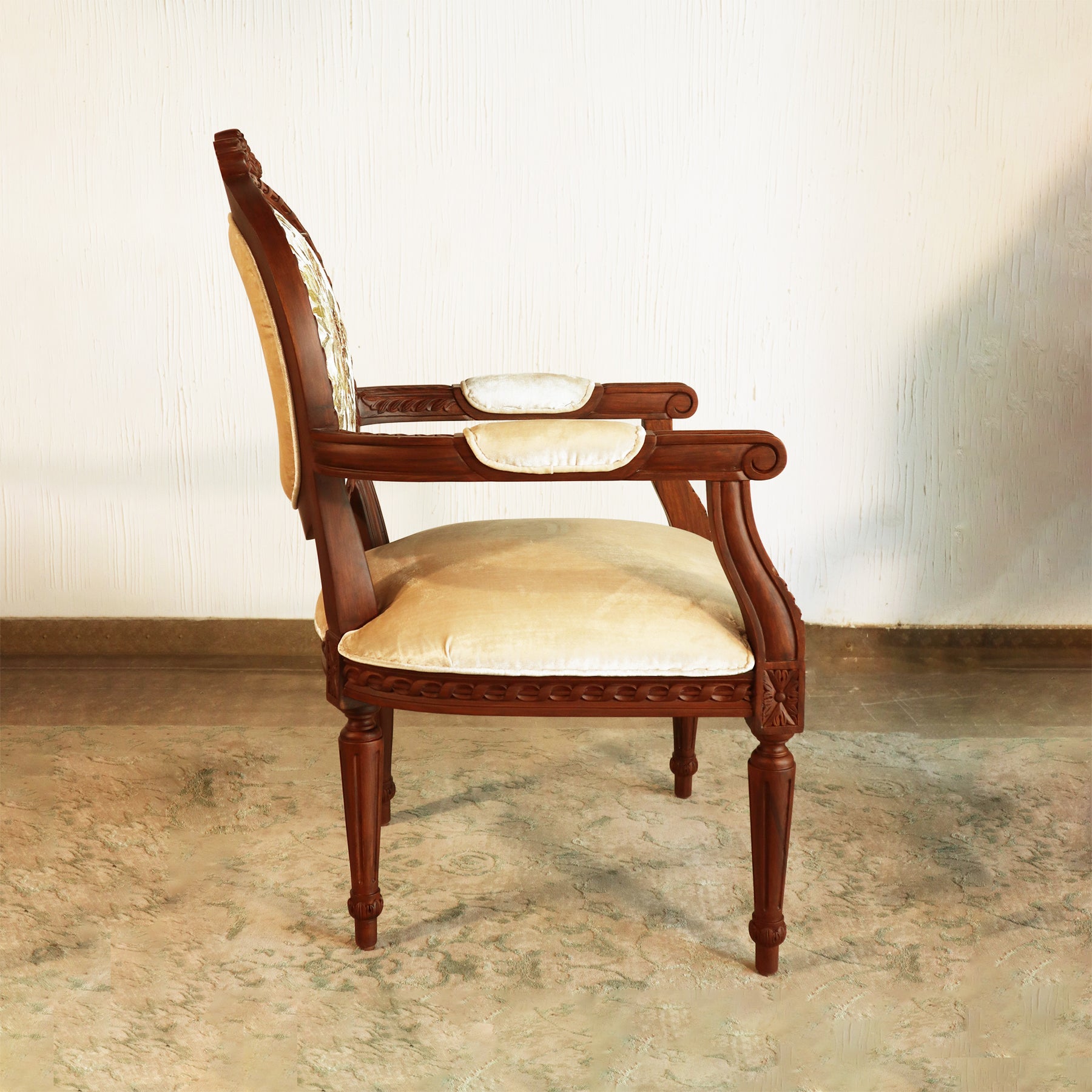 Windsor Rose Arm Chair