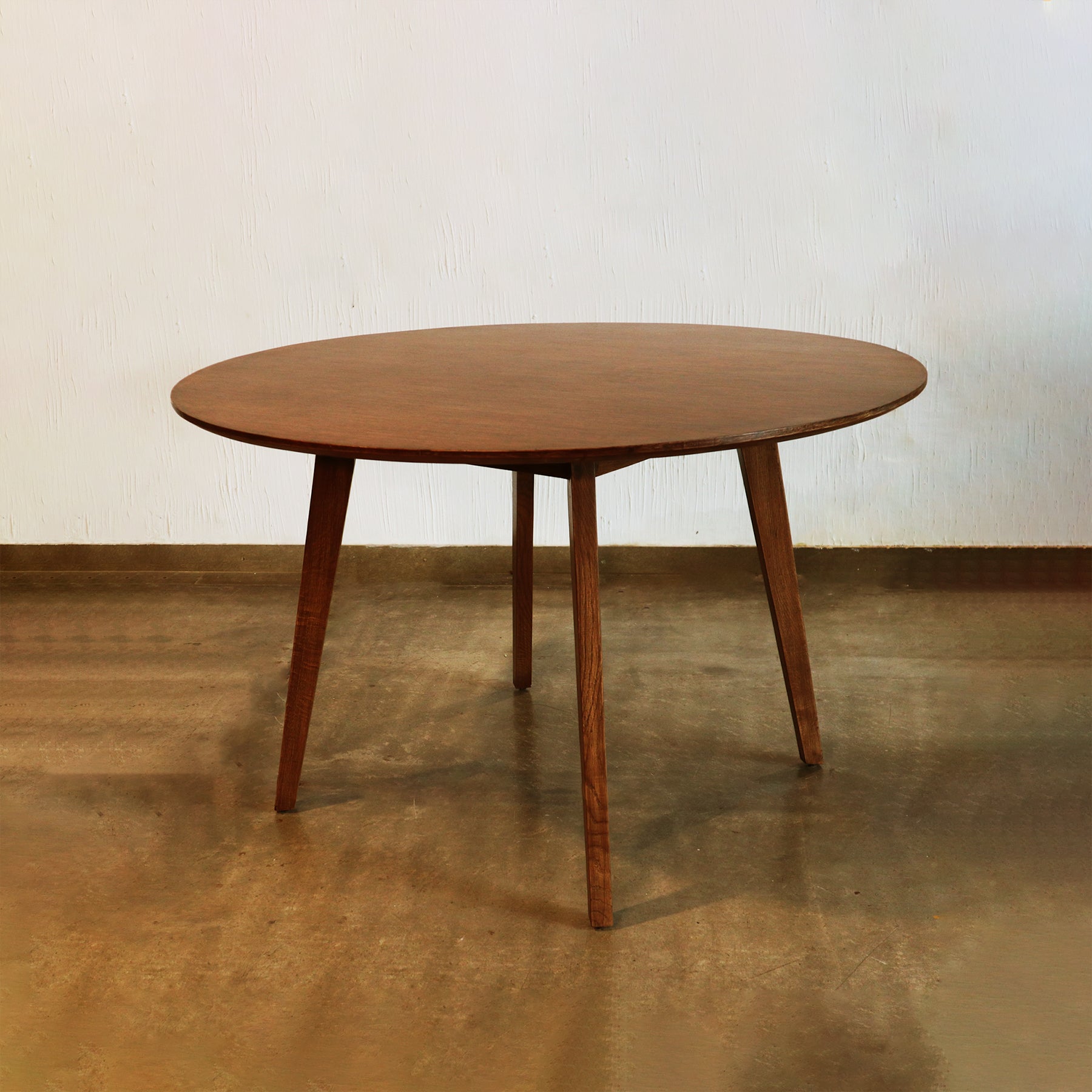 Classic Round Dining Table