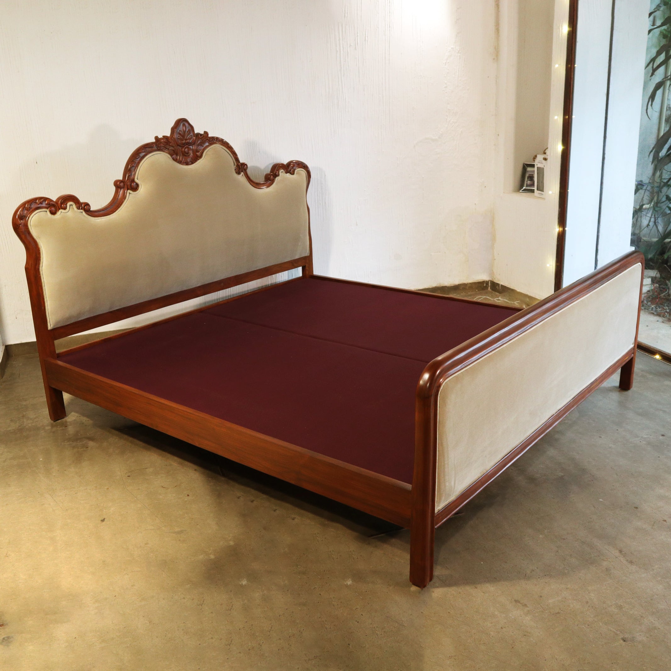 French Lilly Bed
