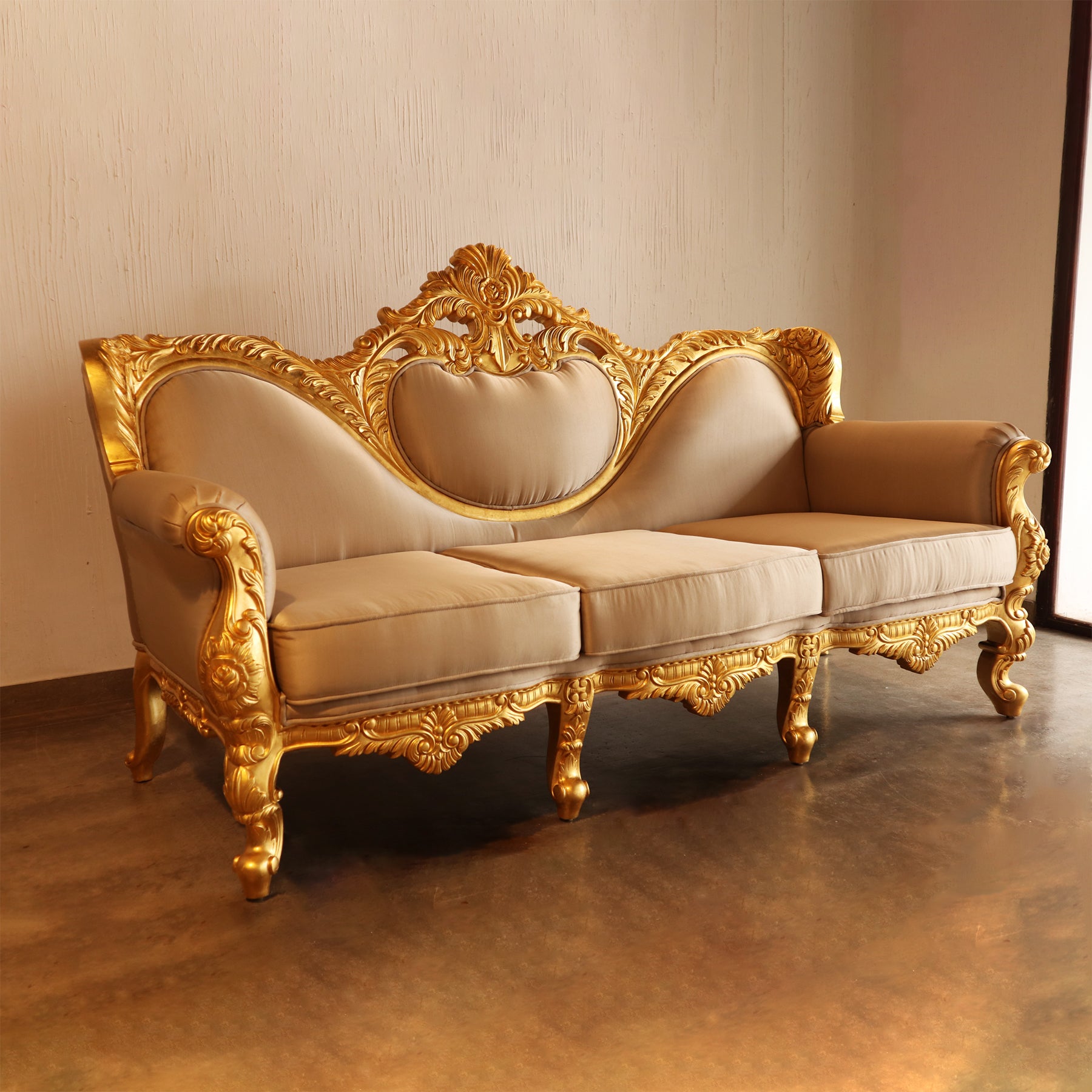 The Kings Throne Sofa